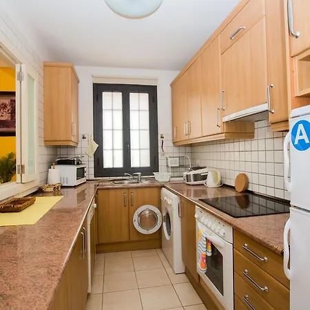 Townhouse En Adeje Park 度假居